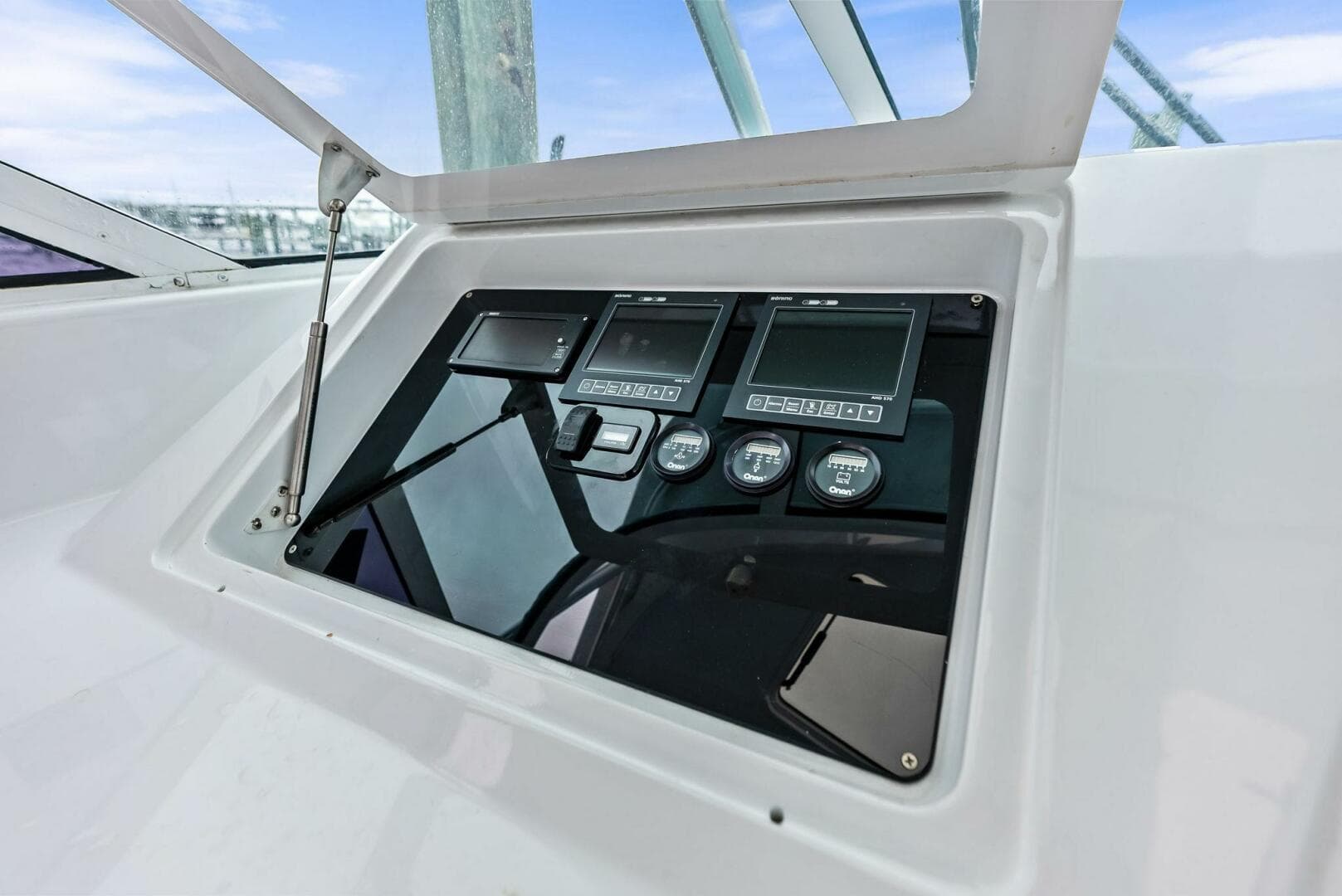 2003 Viking 45 Open — photo 30