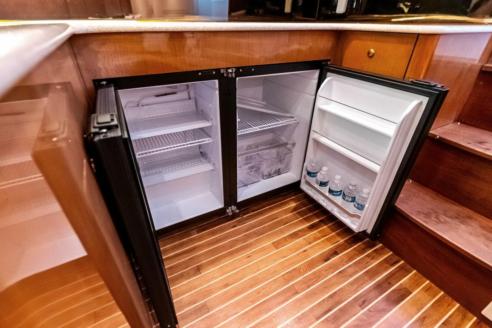 2003 Viking 45 Open — photo 45