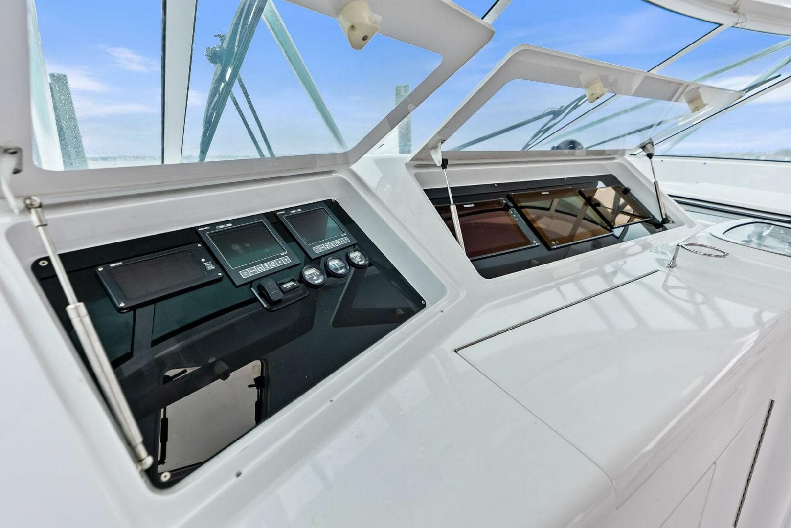 2003 Viking 45 Open — photo 29