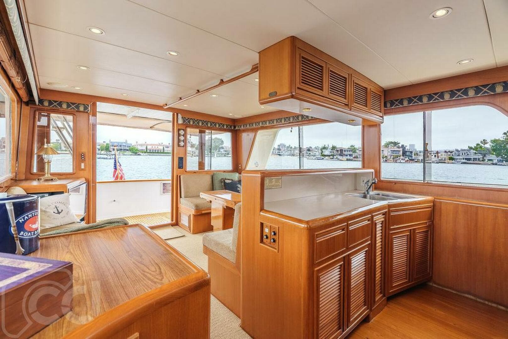 1999 Offshore Yachts 52 Pilothouse — photo 11