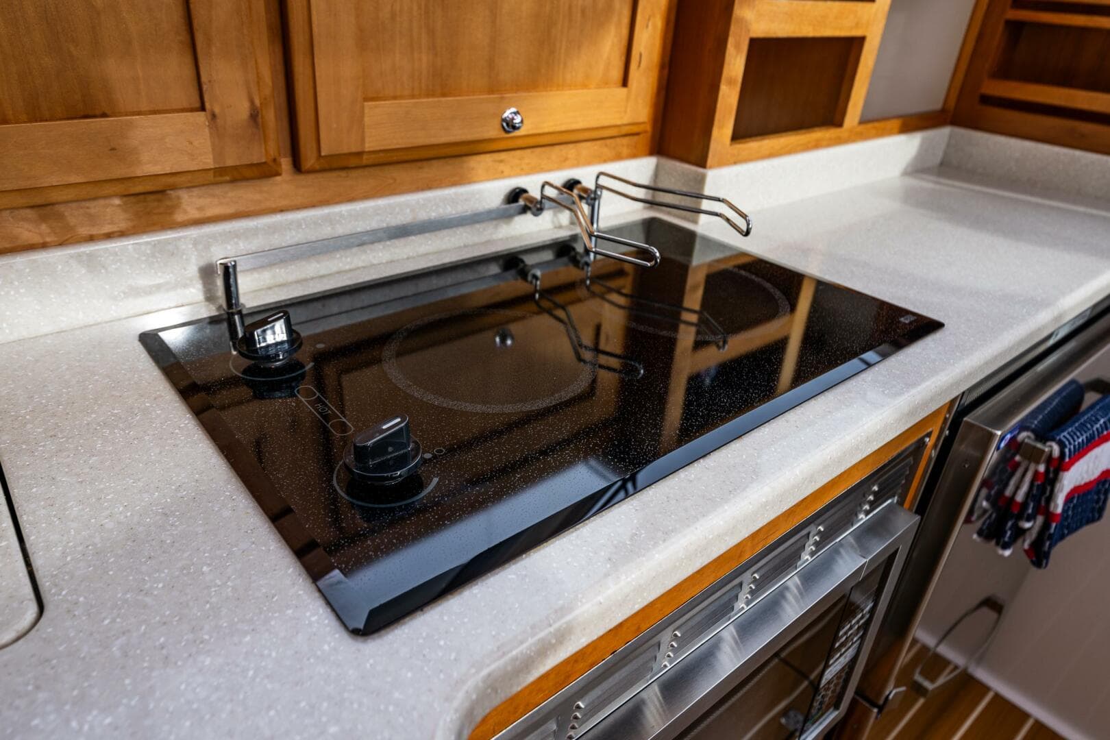 2010 Back Cove 37 — photo 31