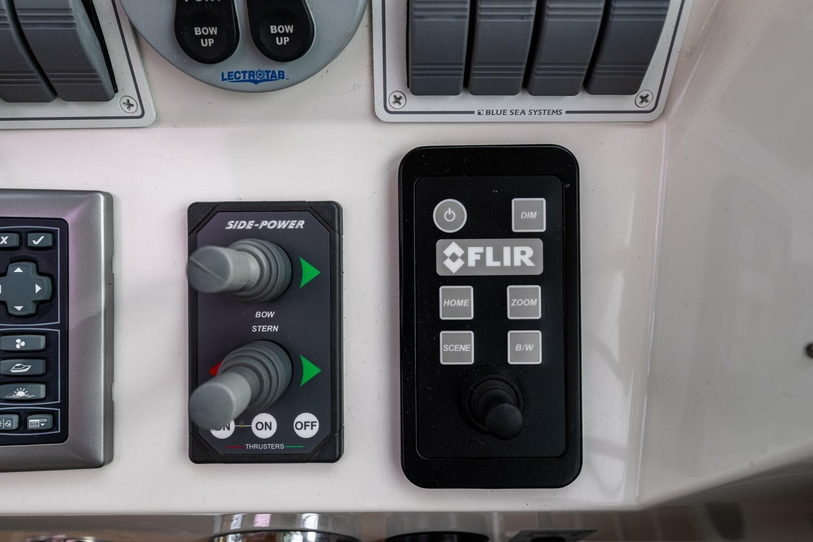 2010 Back Cove 37 — photo 37