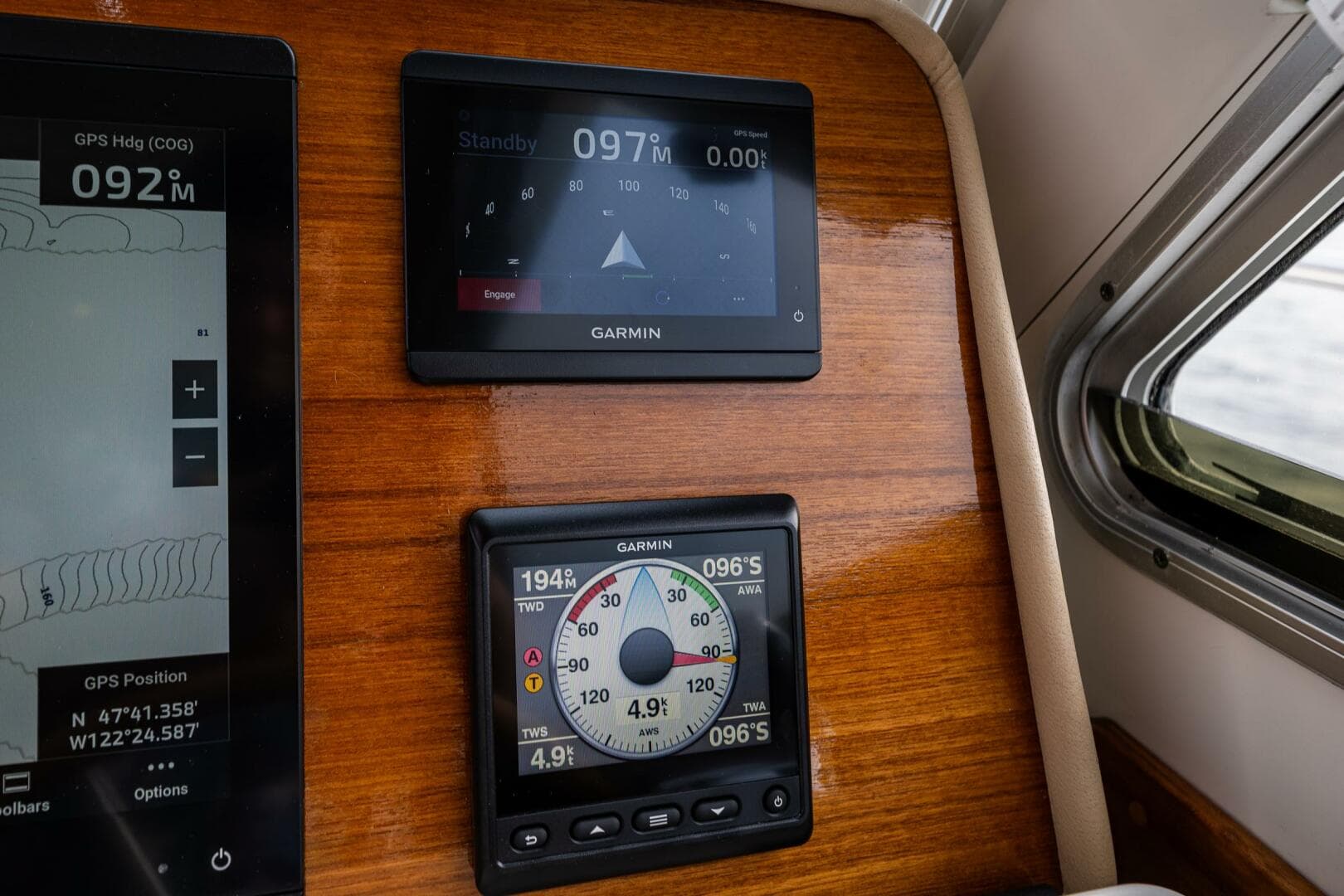 2010 Back Cove 37 — photo 40