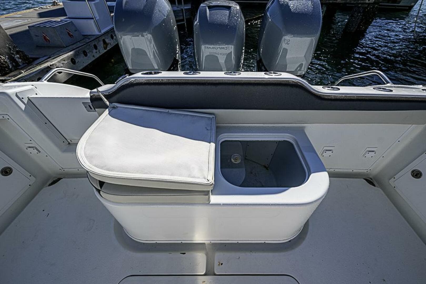 2010 Yellowfin 42 Offshore — photo 18