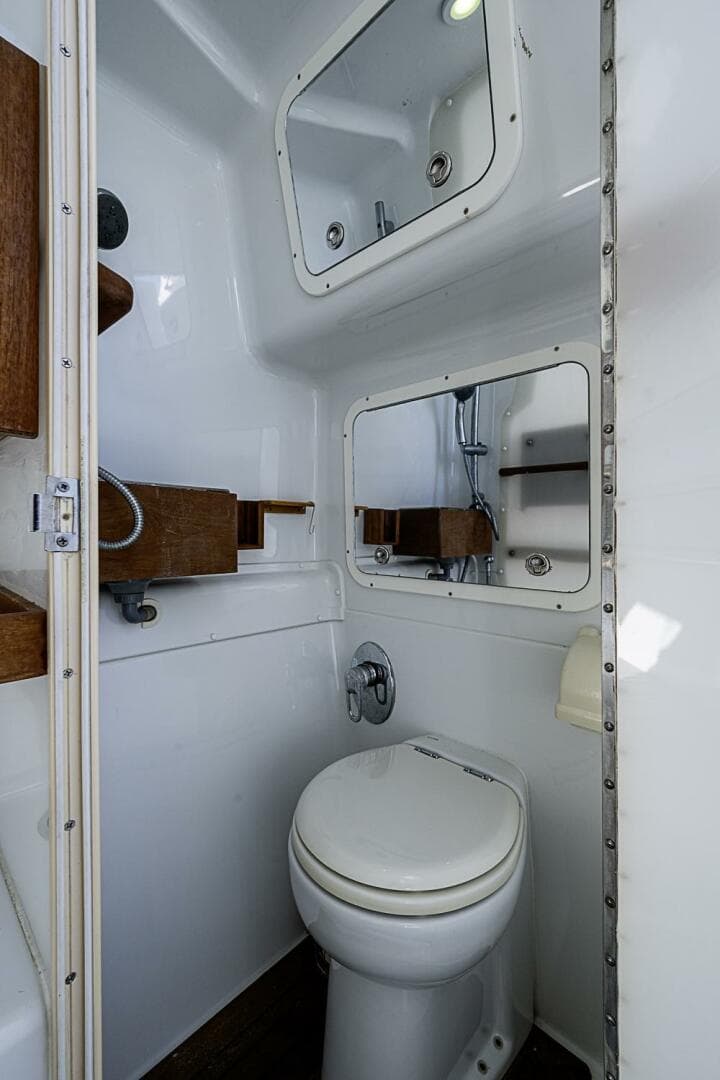 2010 Yellowfin 42 Offshore — photo 12