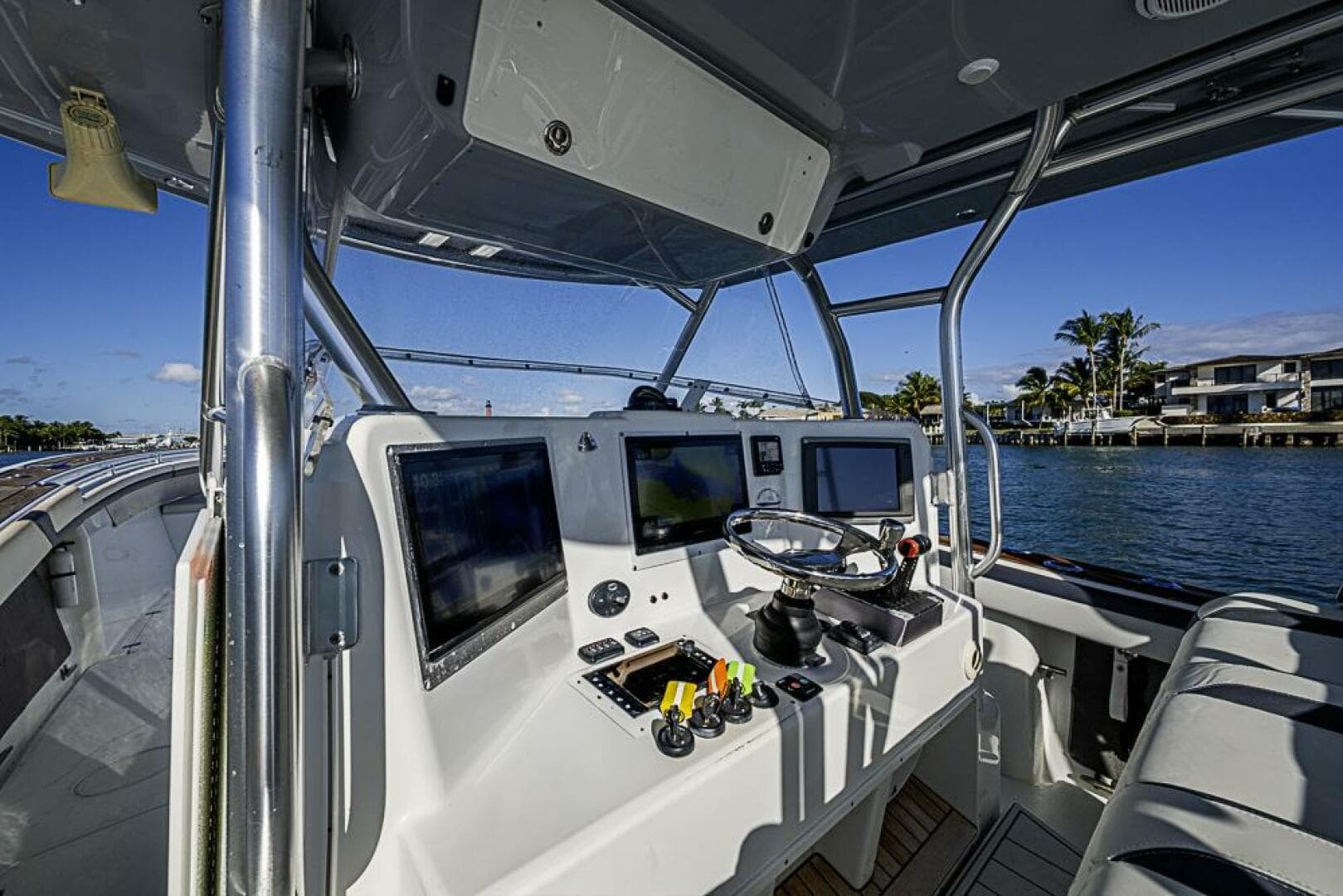 2010 Yellowfin 42 Offshore — photo 14