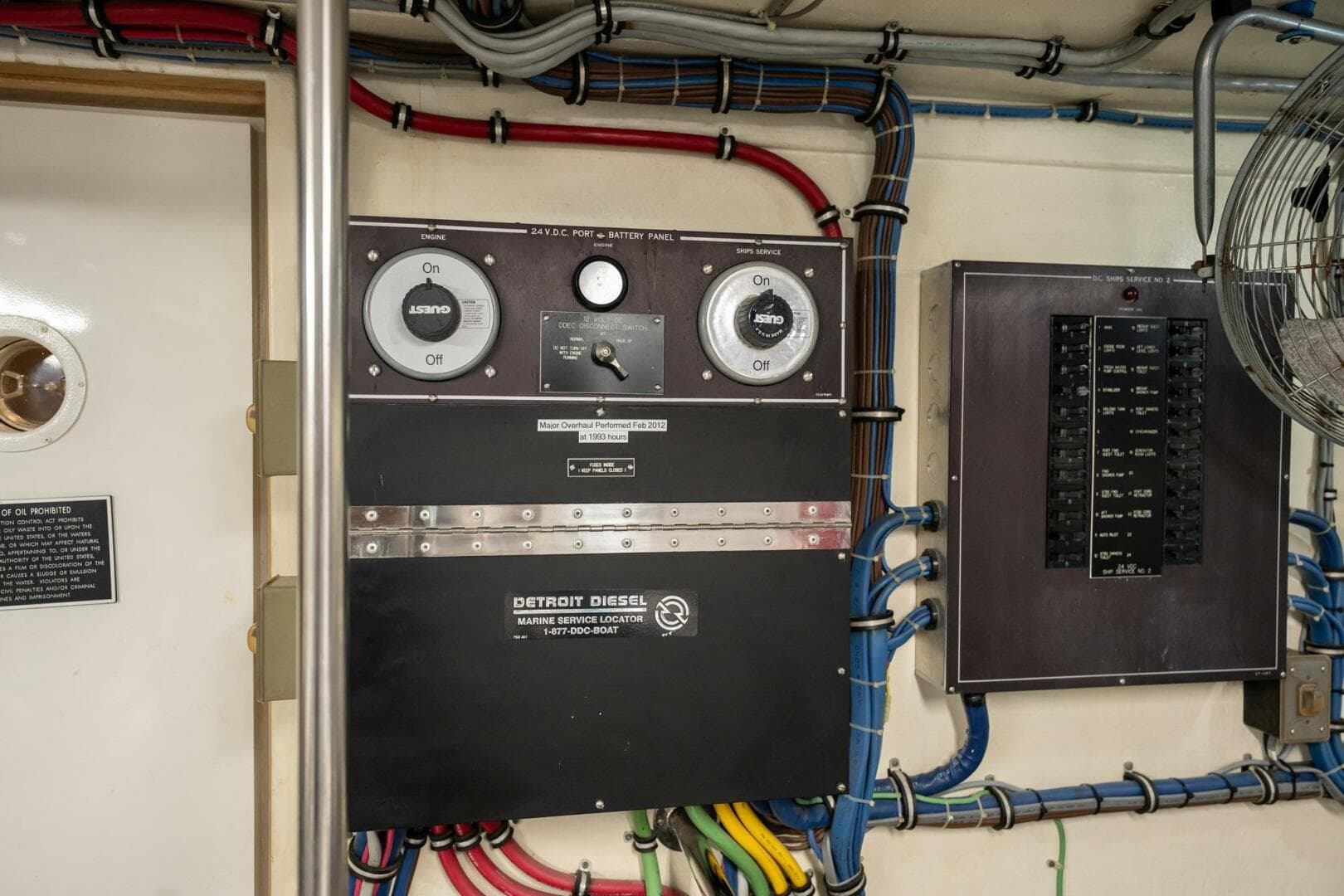 1998 Hatteras 74 Cockpit — photo 58