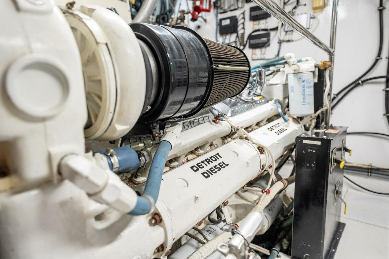 1998 Hatteras 74 Cockpit — photo 55