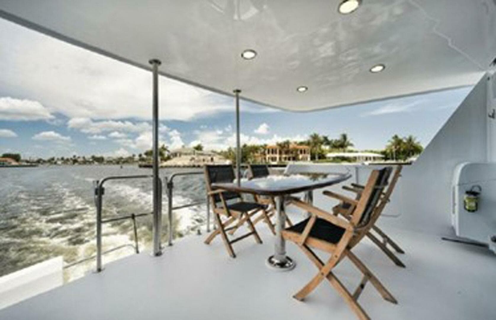 1998 Hatteras 74 Cockpit — photo 51