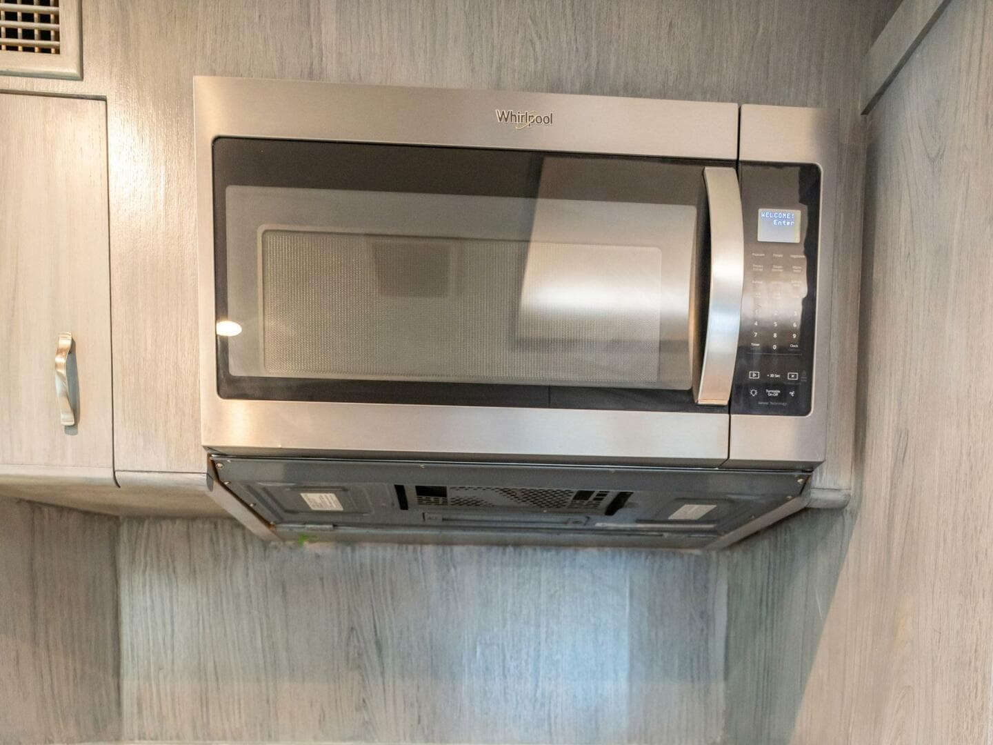 1998 Hatteras 74 Cockpit — photo 14