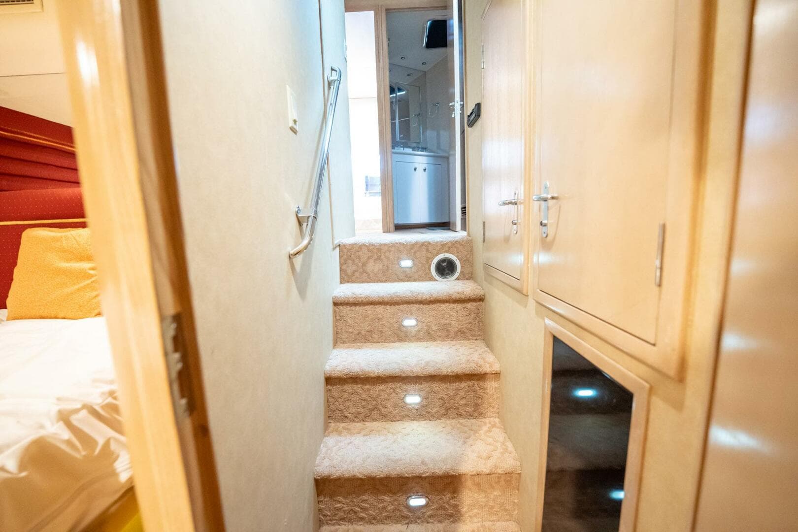 1998 Hatteras 74 Cockpit — photo 29