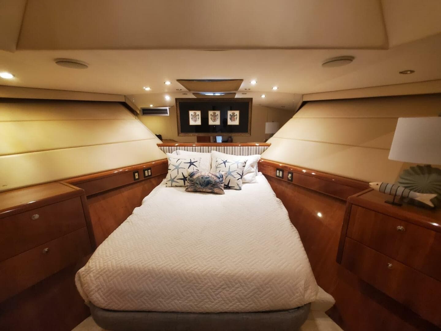 2000 Hatteras 75 Sport Deck — photo 12