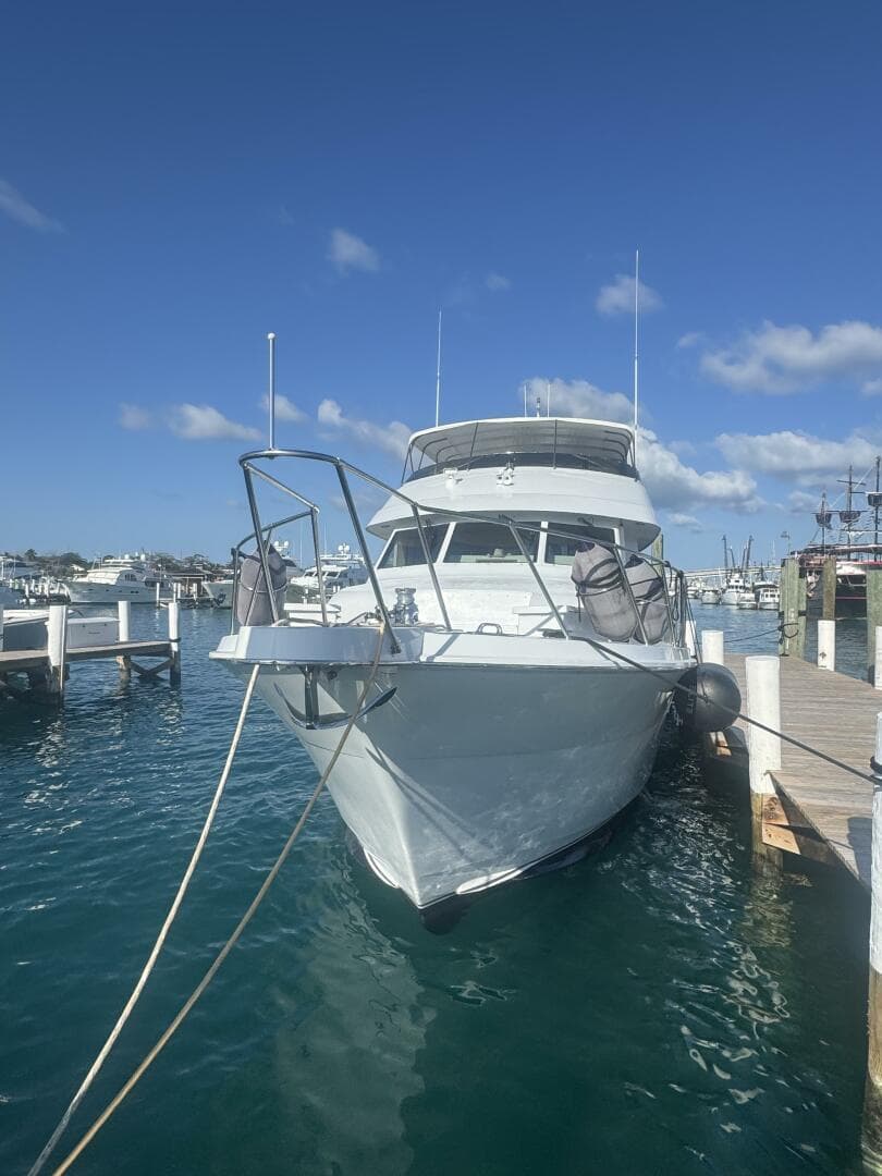 2000 Hatteras 75 Sport Deck — photo 2