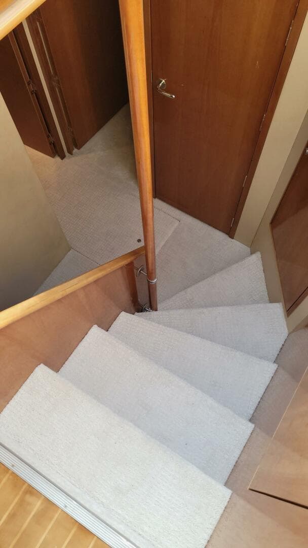 2000 Hatteras 75 Sport Deck — photo 10