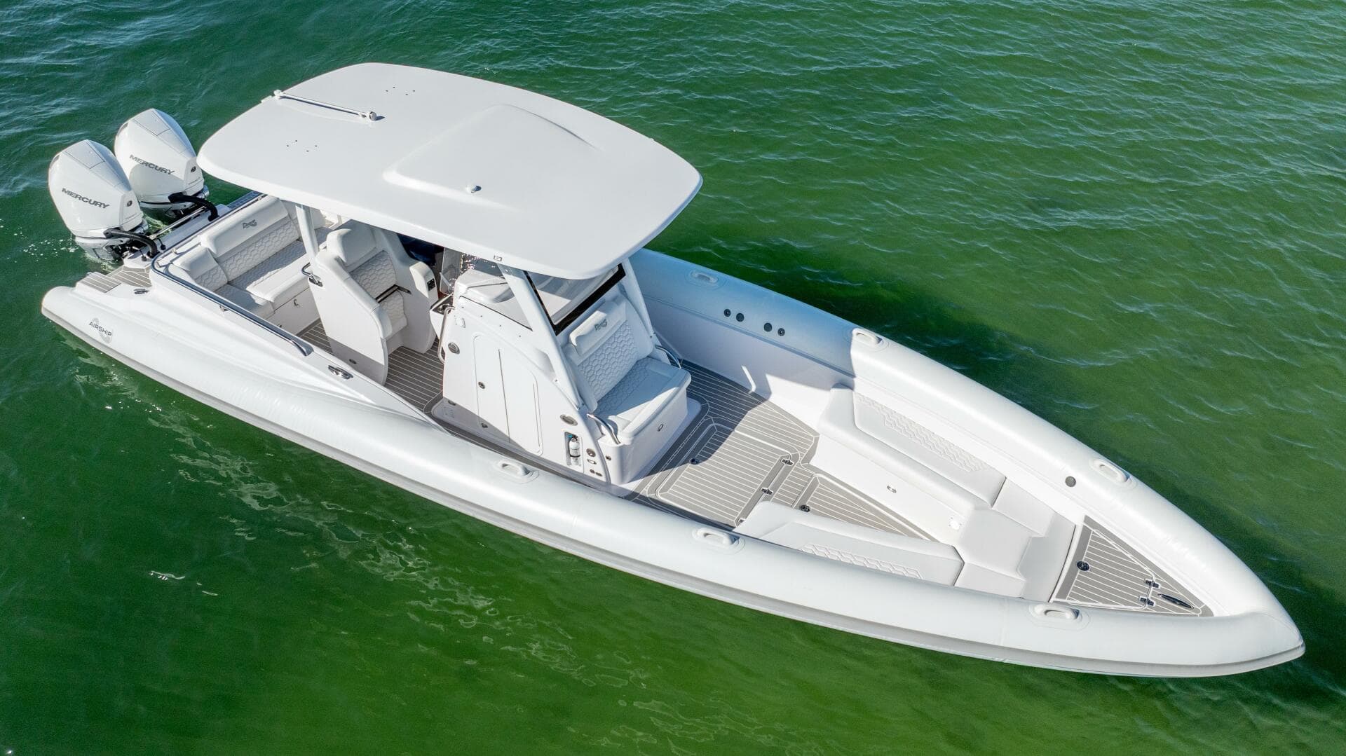 2025 Airship 340 — photo 11