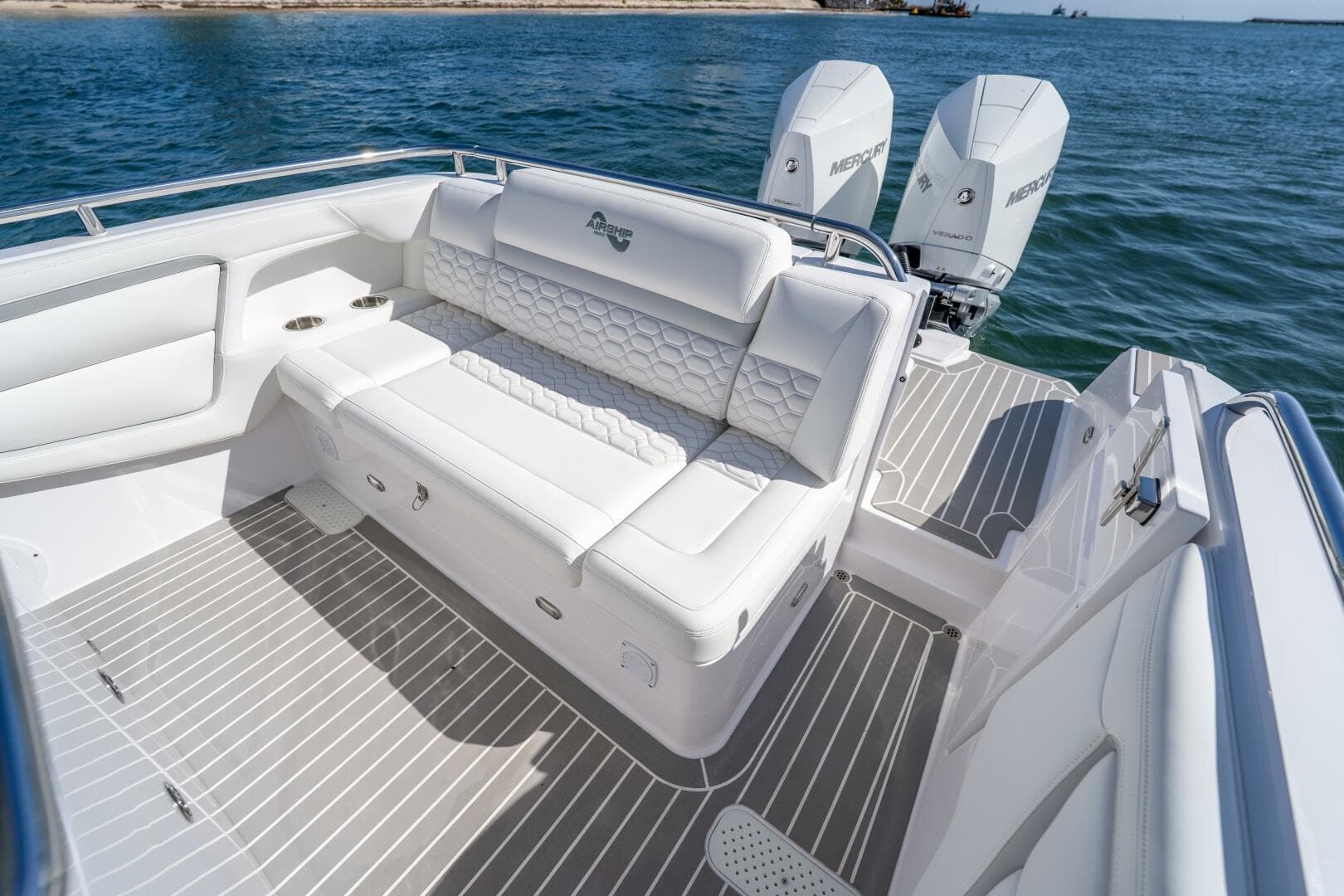 2025 Airship 340 — photo 39