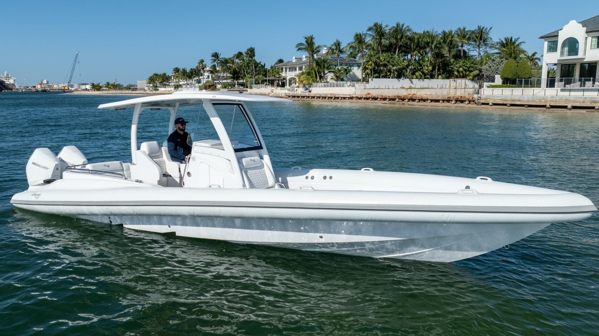 2025 Airship 340 — photo 8