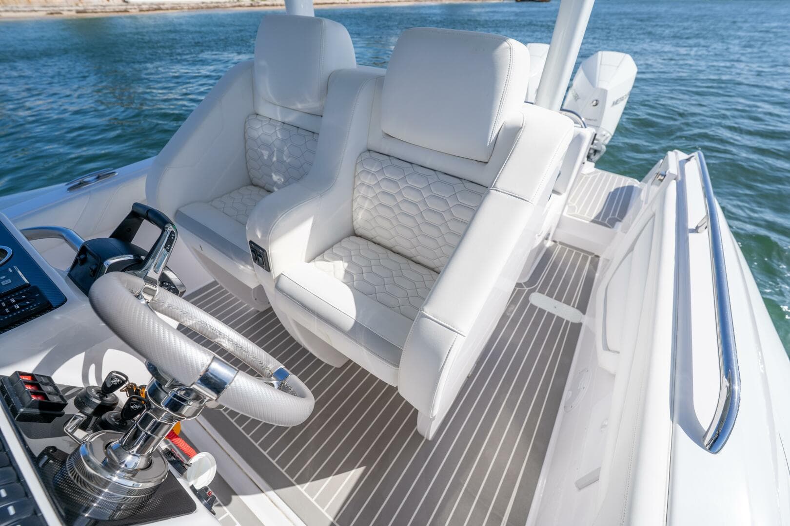 2025 Airship 340 — photo 38