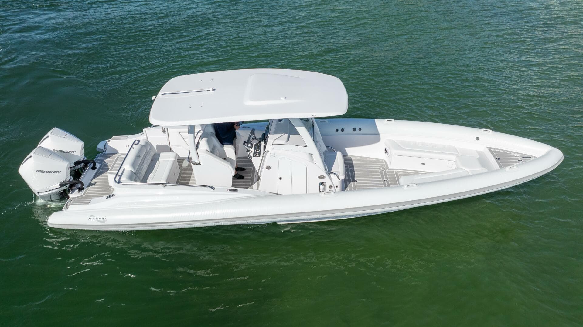 2025 Airship 340 — photo 10