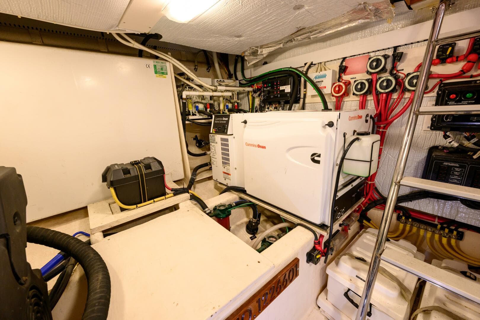 2009 Sabre 42 Hard Top Express — photo 35