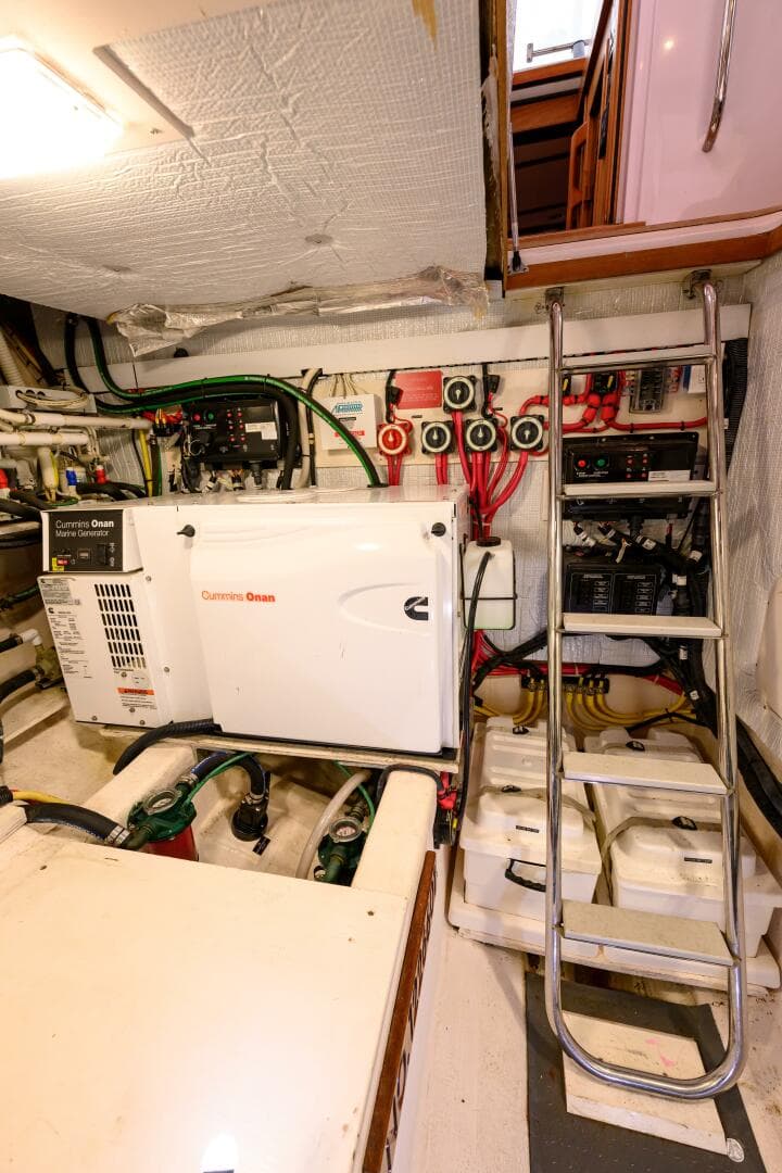 2009 Sabre 42 Hard Top Express — photo 36