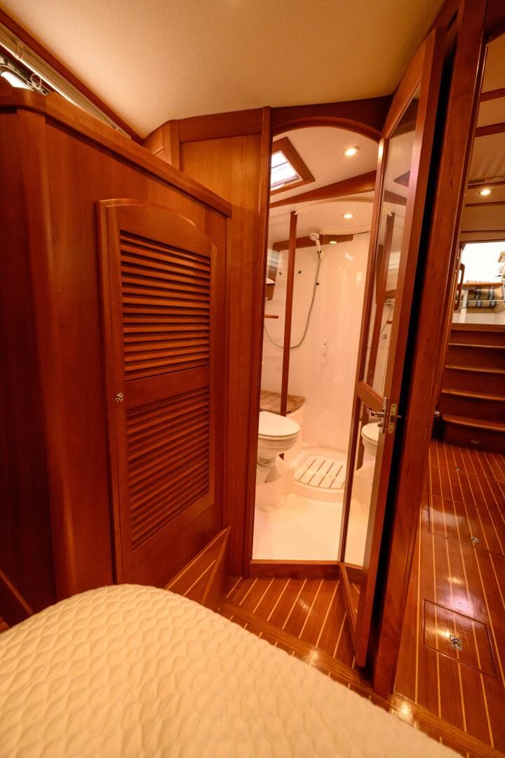 2009 Sabre 42 Hard Top Express — photo 27