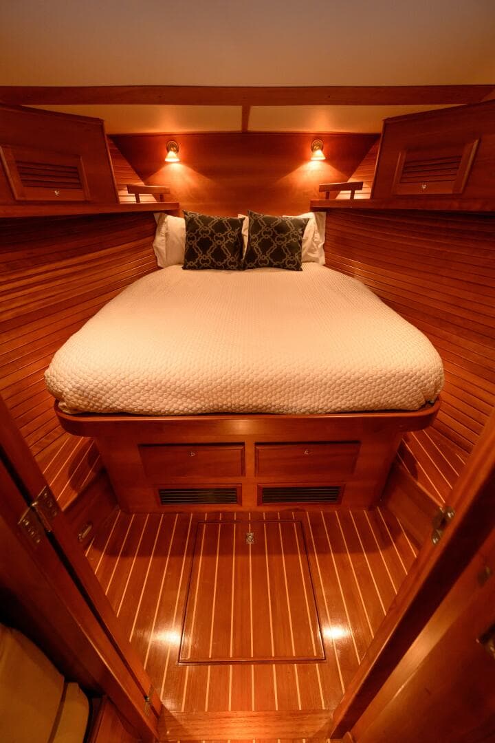 2009 Sabre 42 Hard Top Express — photo 30