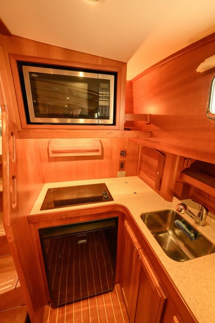 2009 Sabre 42 Hard Top Express — photo 44