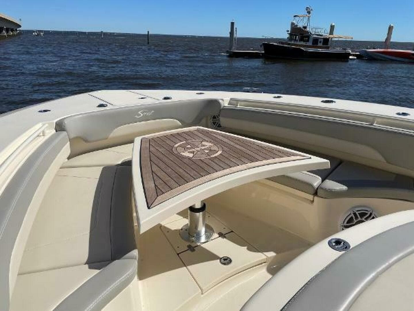 2019 Scout 380 LXF — photo 10