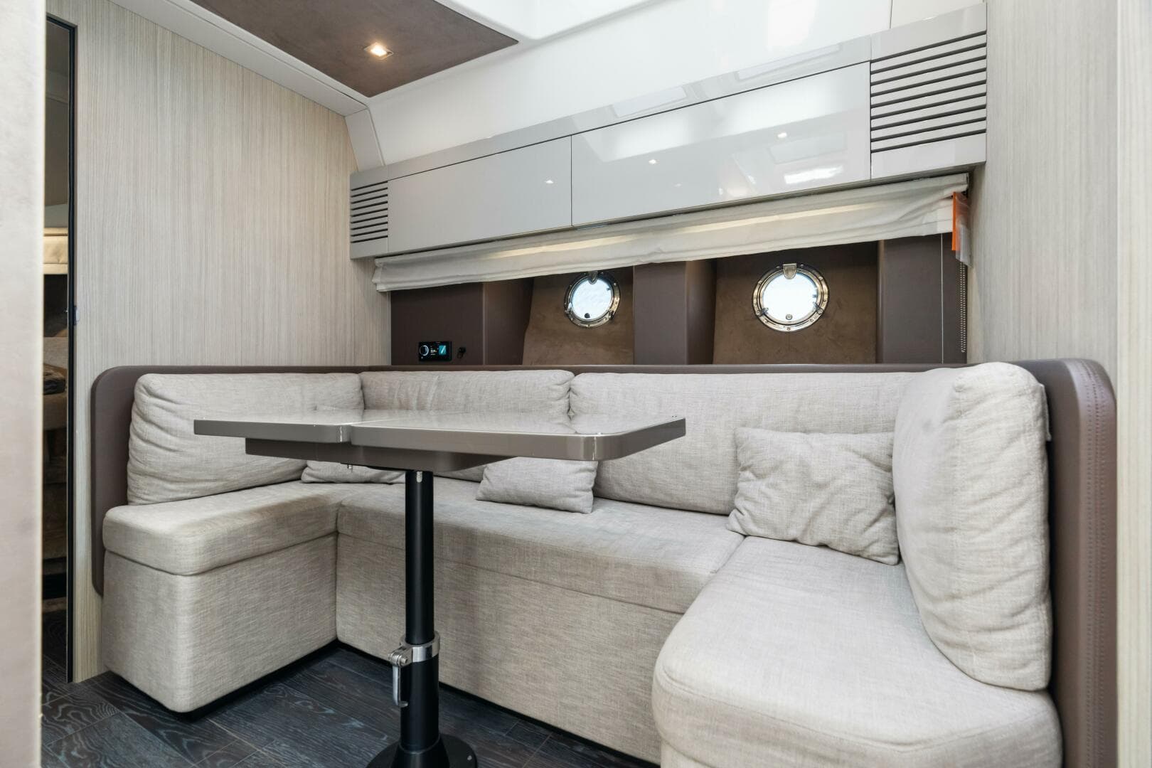 2022 Cranchi M 44 HT — photo 30