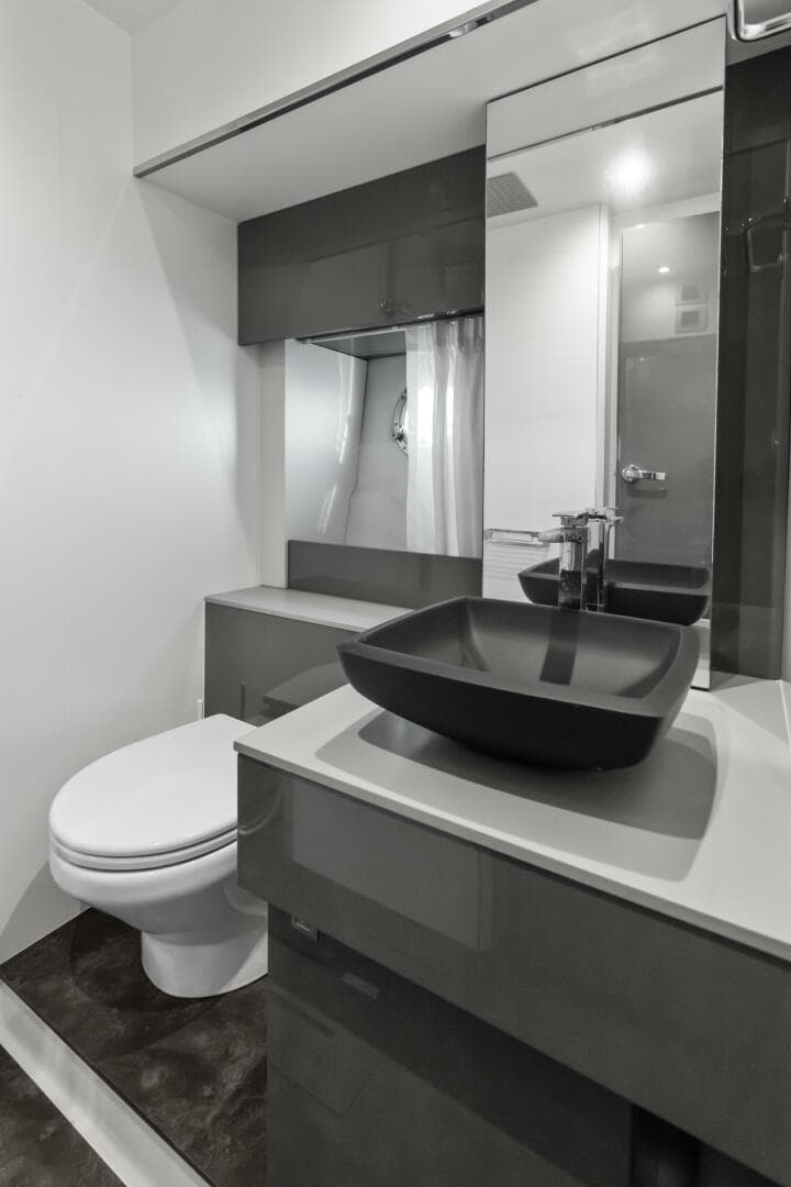 2022 Cranchi M 44 HT — photo 25