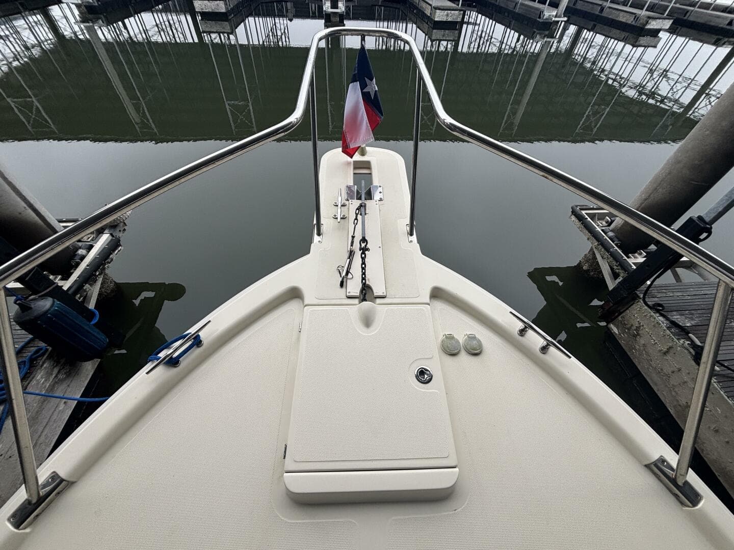 2004 Mainship Pilot 30 Rum Runner II — photo 10