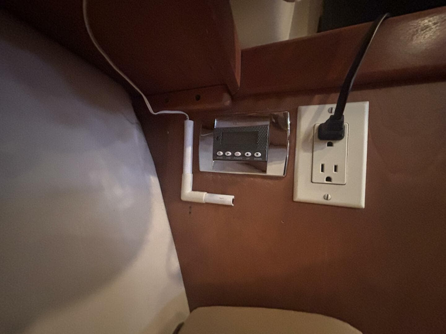 2004 Mainship Pilot 30 Rum Runner II — photo 60