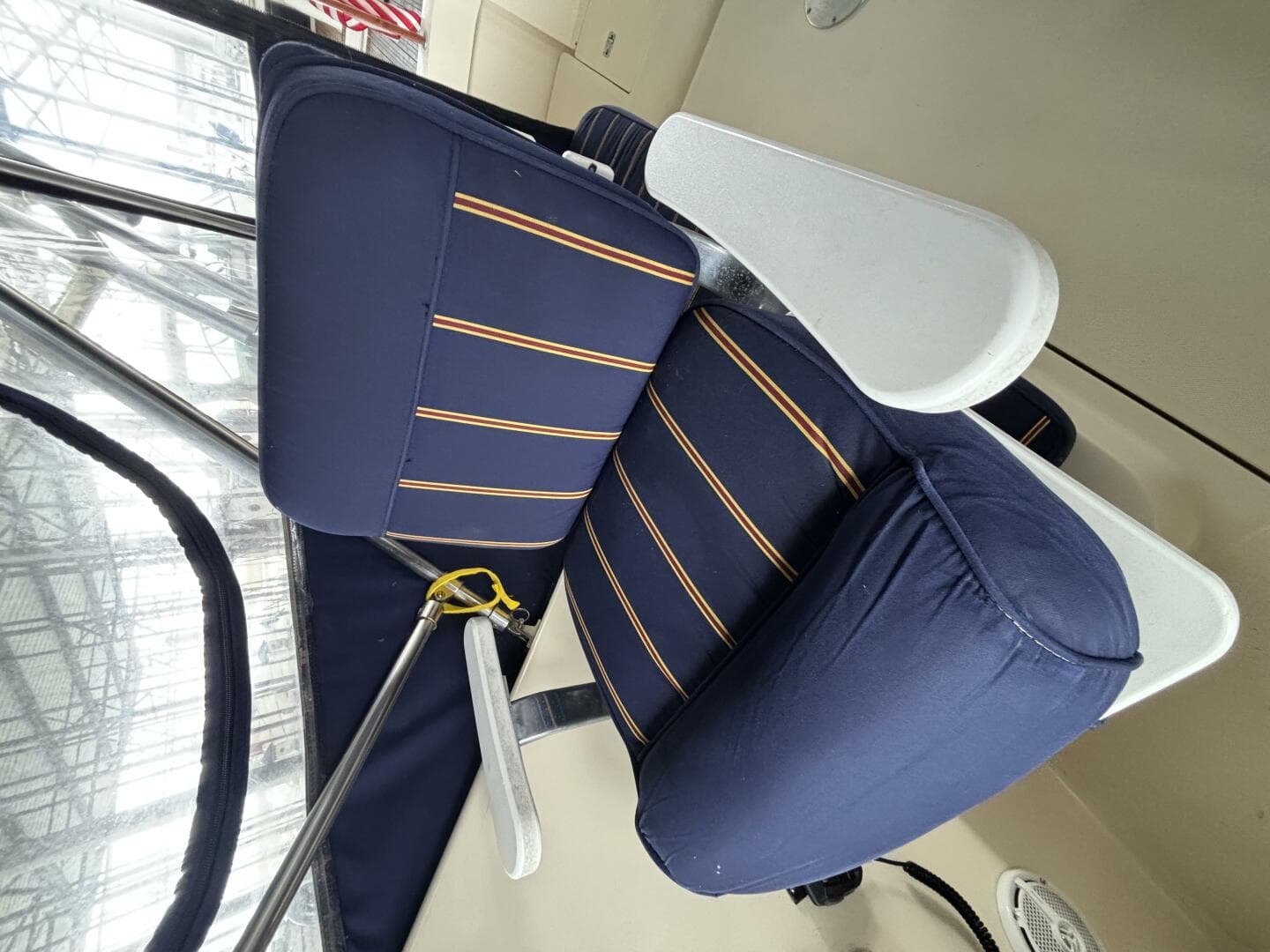 2004 Mainship Pilot 30 Rum Runner II — photo 25