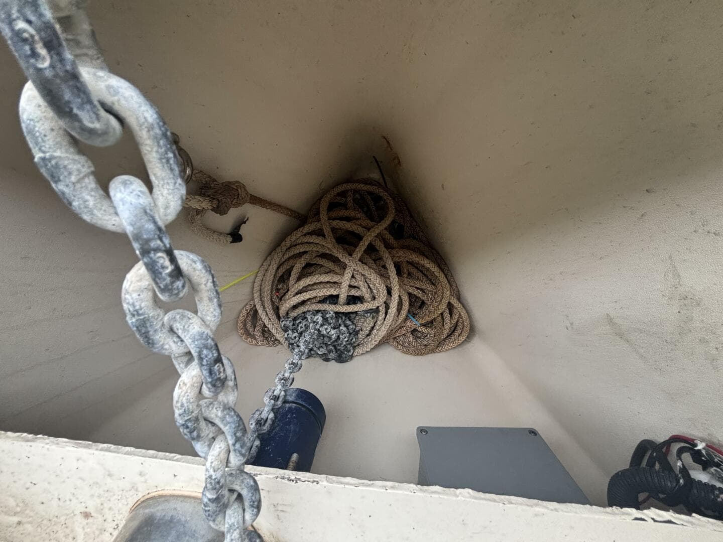 2004 Mainship Pilot 30 Rum Runner II — photo 78