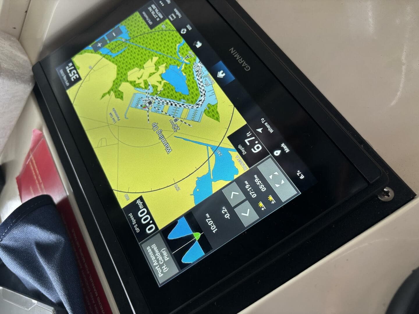 2004 Mainship Pilot 30 Rum Runner II — photo 42