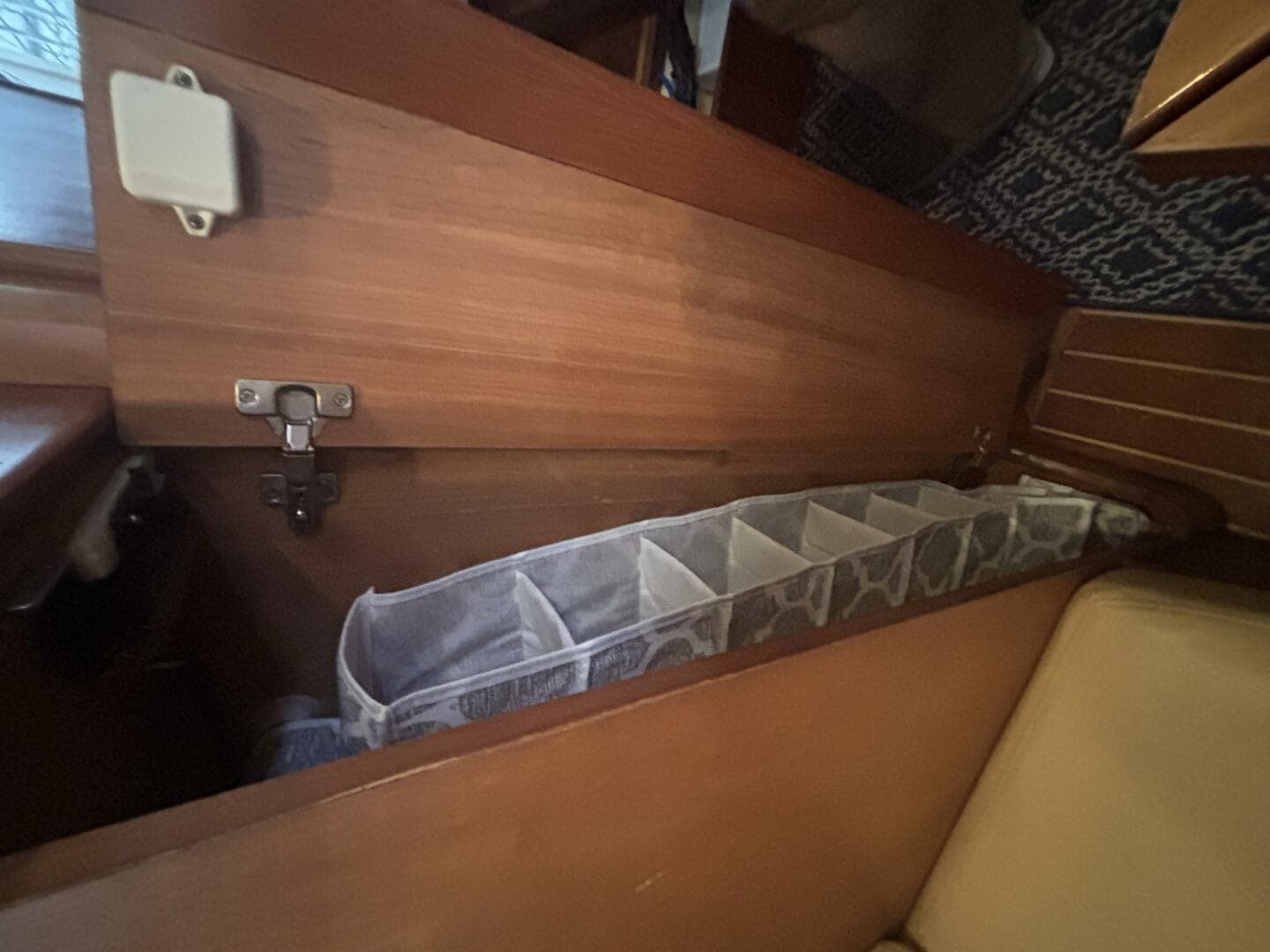 2004 Mainship Pilot 30 Rum Runner II — photo 62