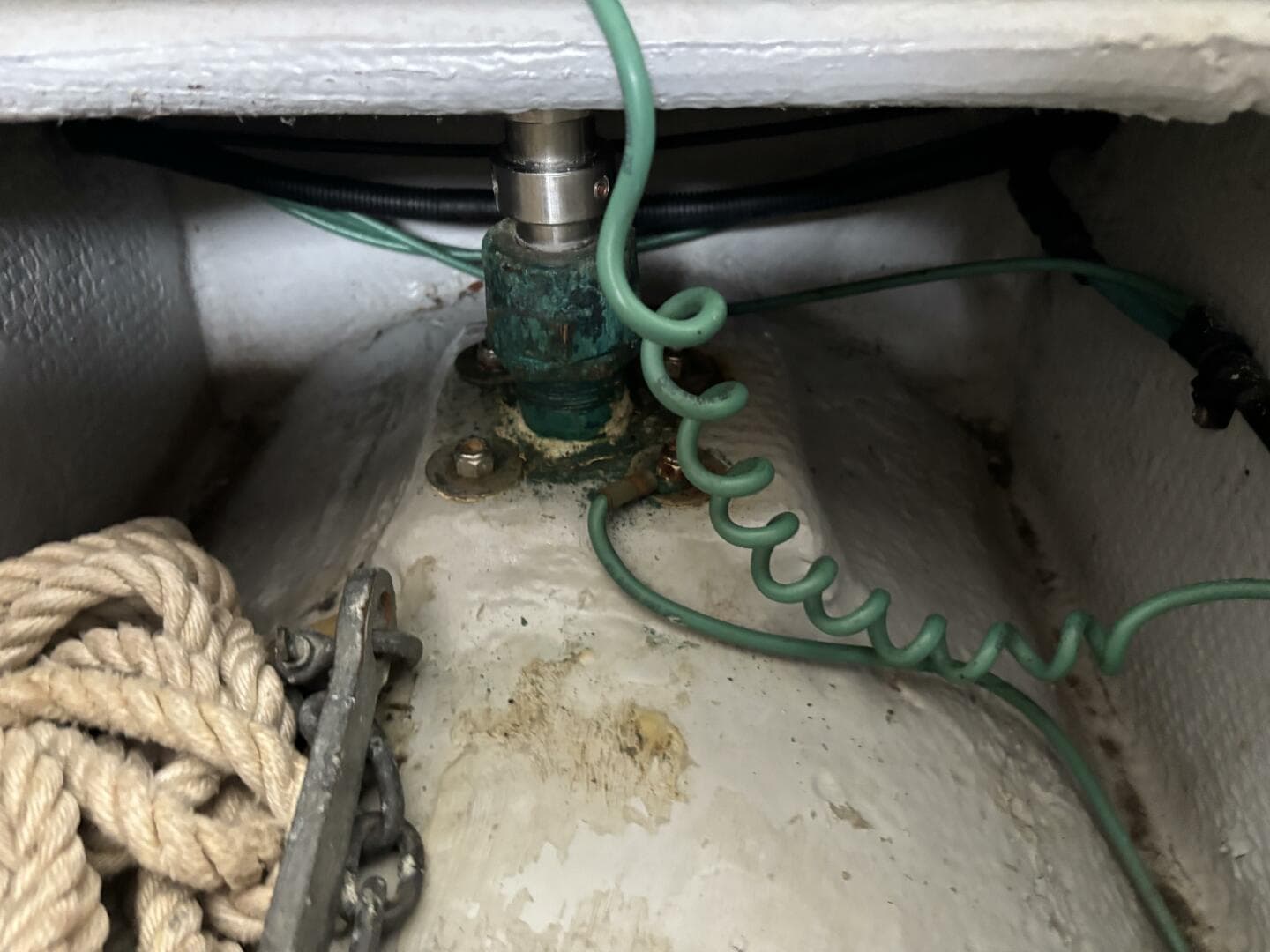 2004 Mainship Pilot 30 Rum Runner II — photo 35