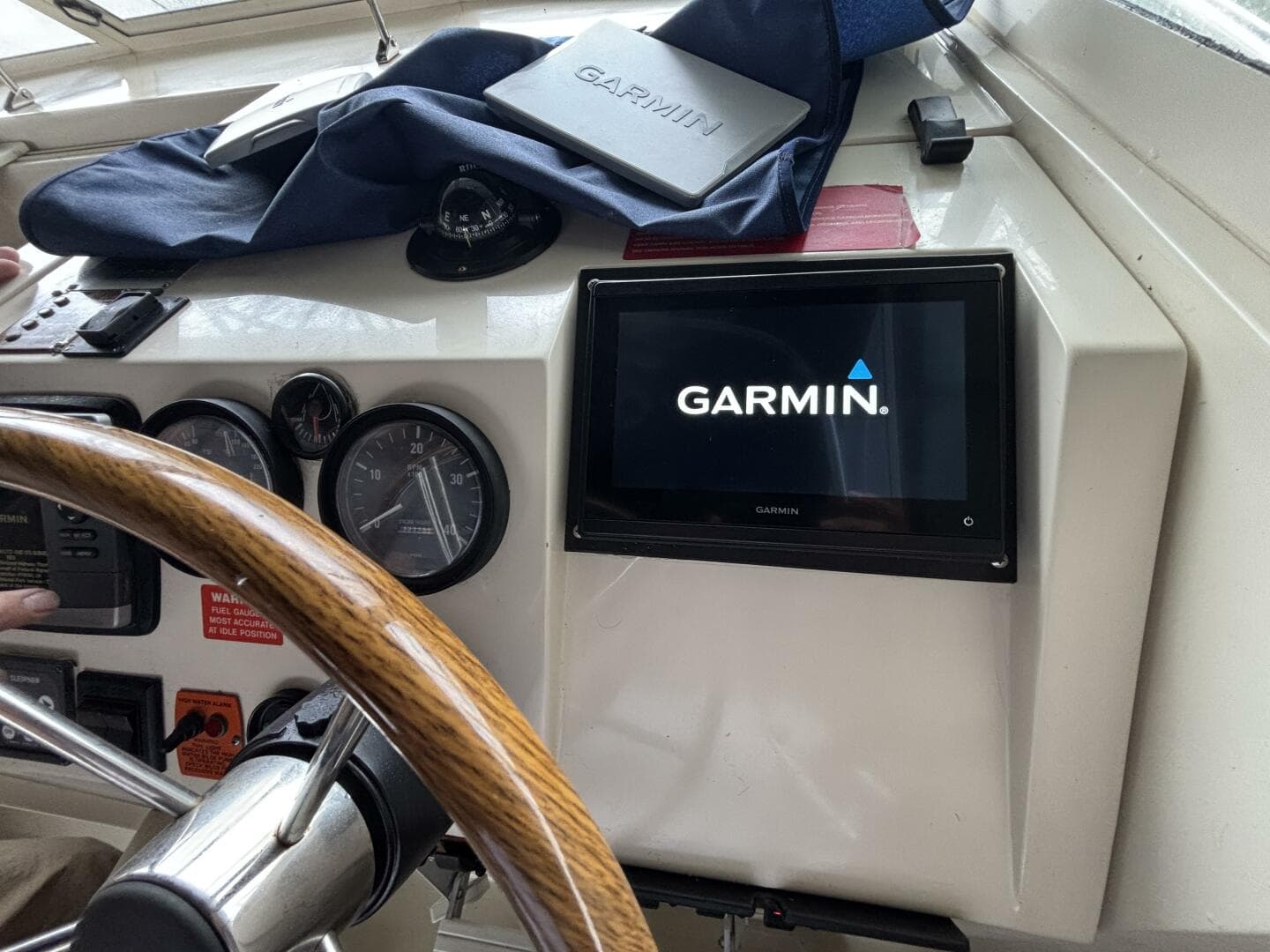 2004 Mainship Pilot 30 Rum Runner II — photo 40