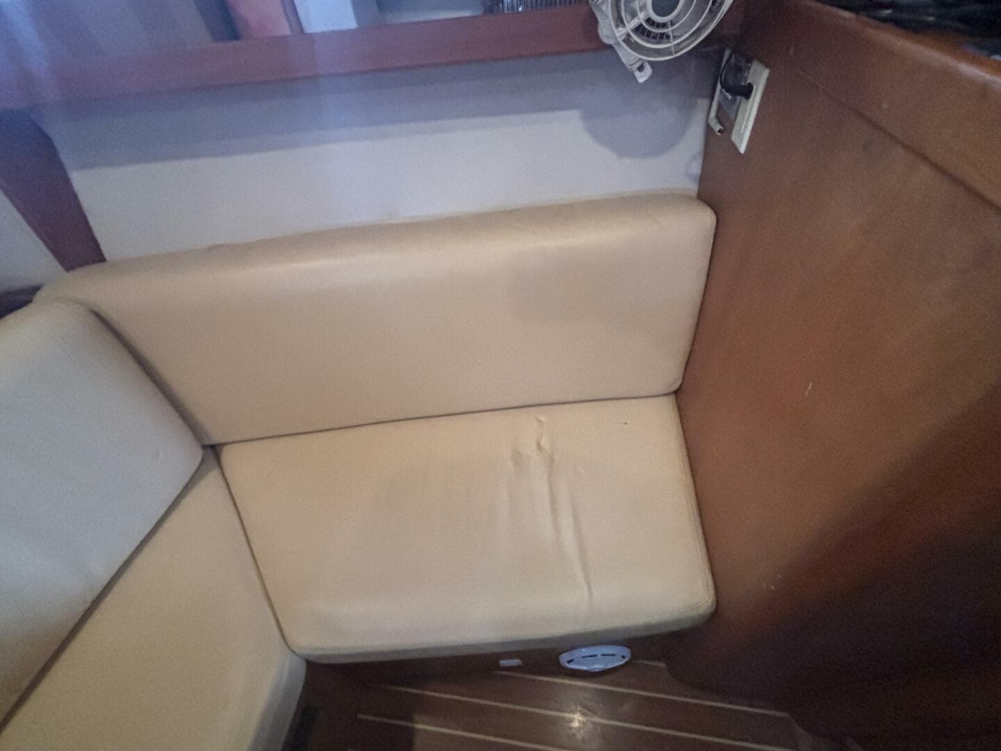 2004 Mainship Pilot 30 Rum Runner II — photo 57