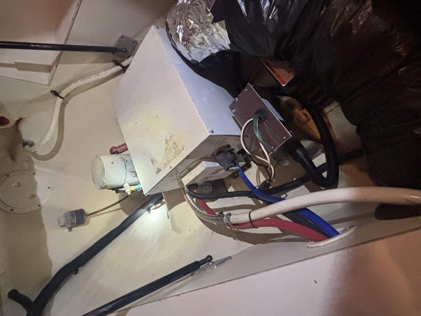 2004 Mainship Pilot 30 Rum Runner II — photo 71