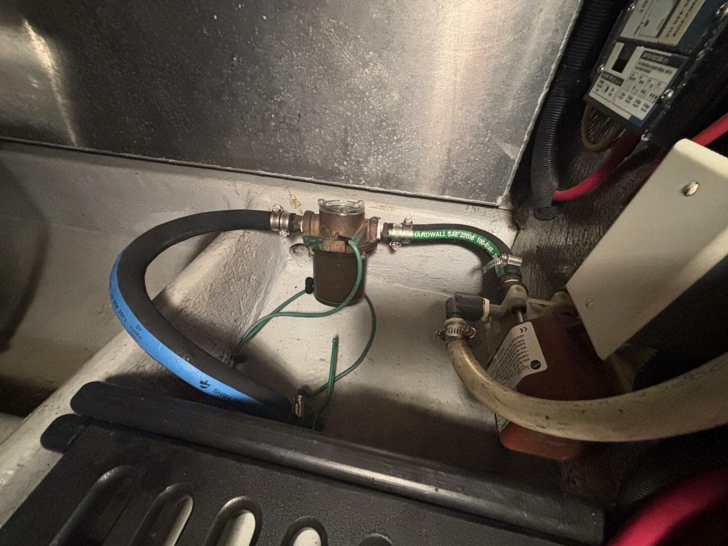 2004 Mainship Pilot 30 Rum Runner II — photo 52