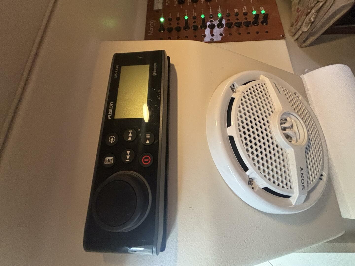 2004 Mainship Pilot 30 Rum Runner II — photo 44