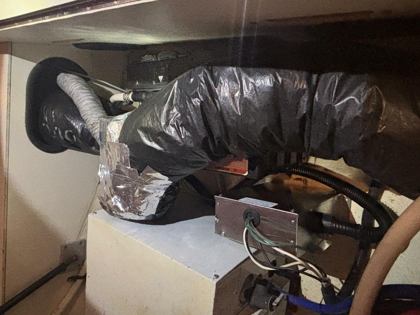 2004 Mainship Pilot 30 Rum Runner II — photo 73