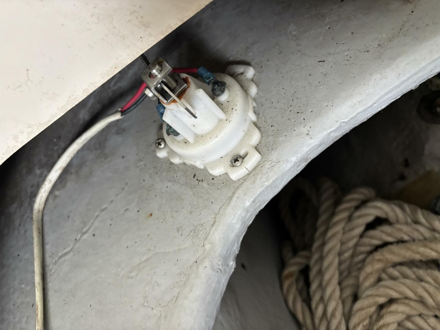 2004 Mainship Pilot 30 Rum Runner II — photo 36