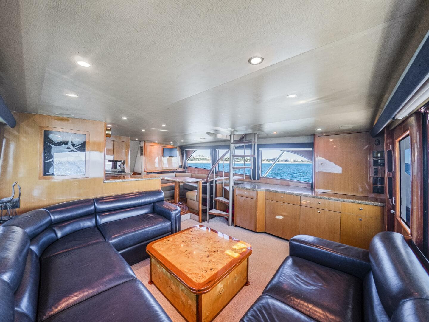 2003 Viking 65 Enclosed Bridge — photo 10