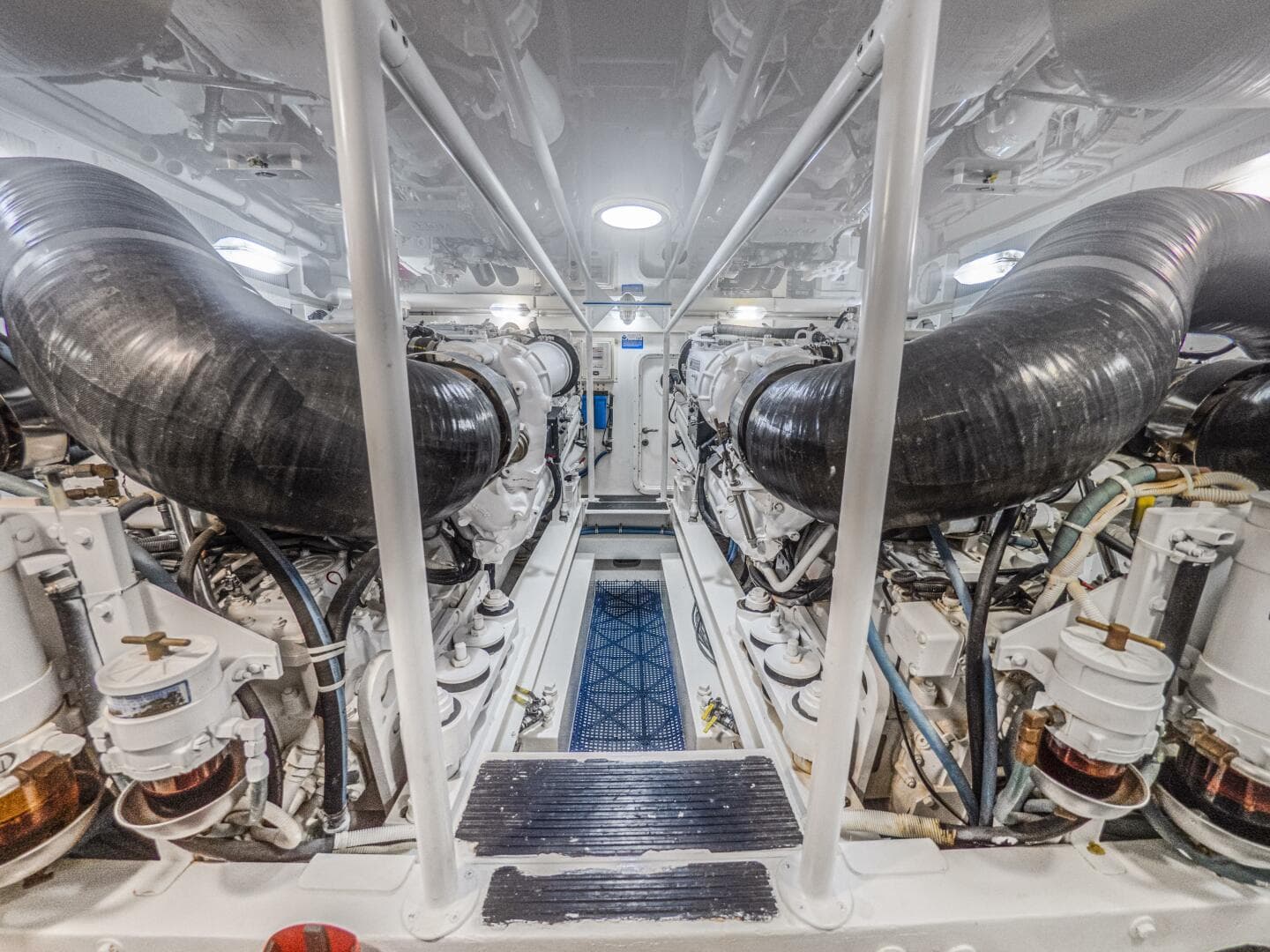 2003 Viking 65 Enclosed Bridge — photo 23