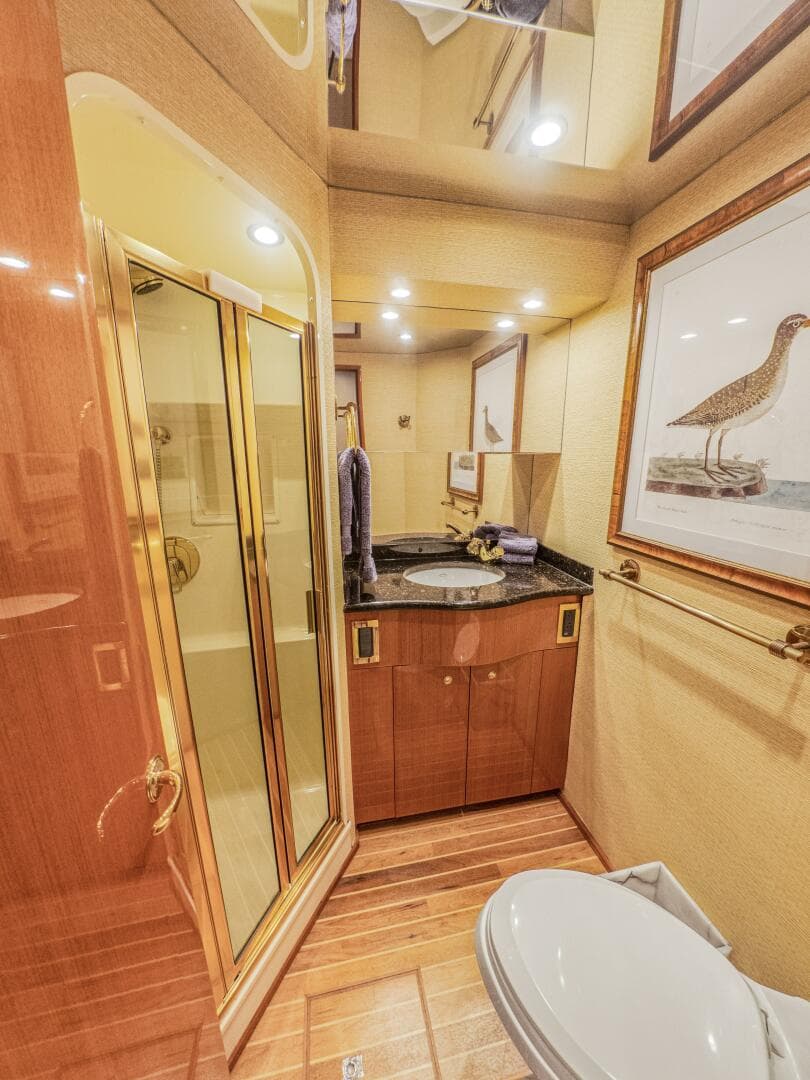 2003 Viking 65 Enclosed Bridge — photo 17