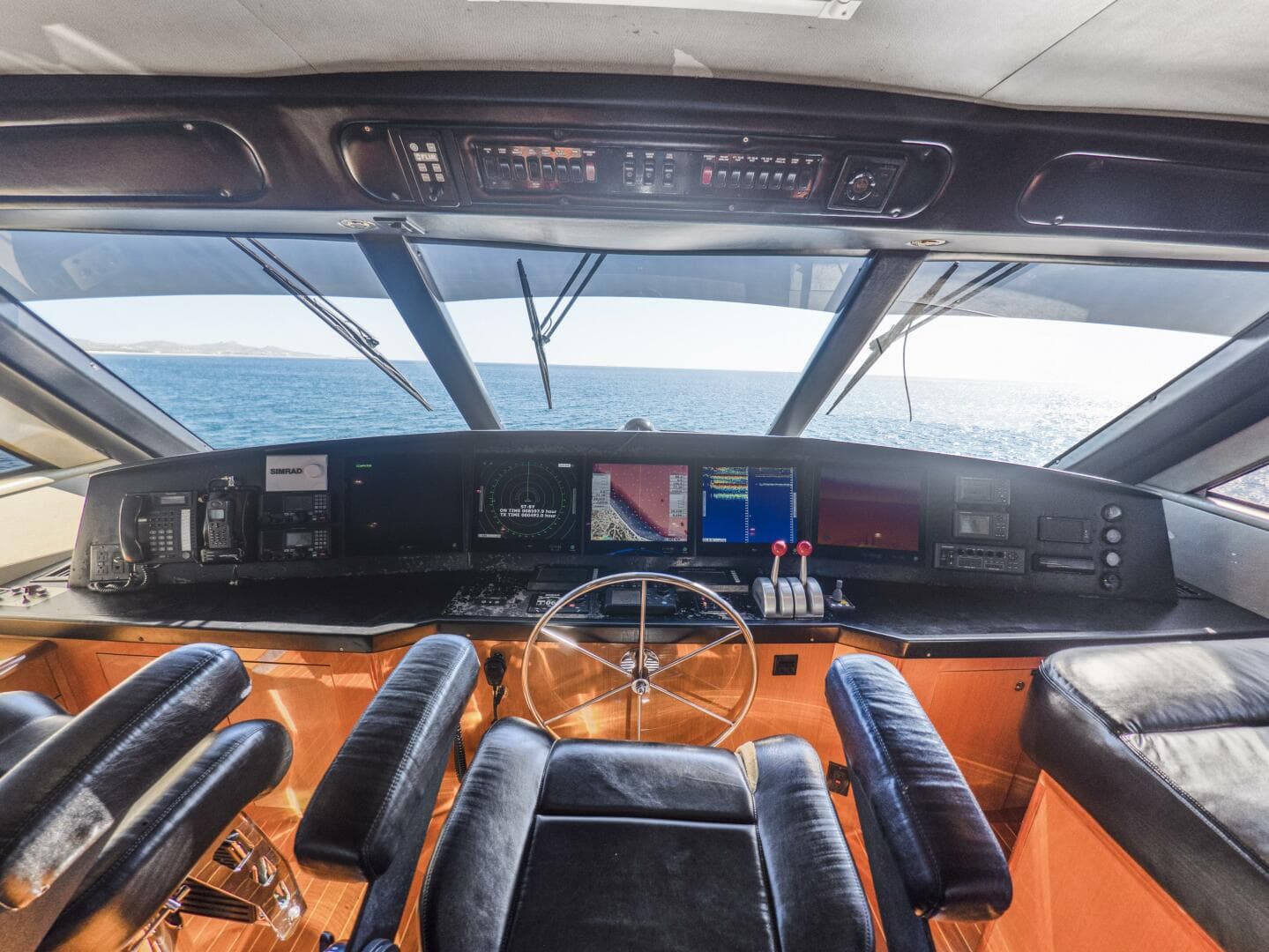 2003 Viking 65 Enclosed Bridge — photo 2