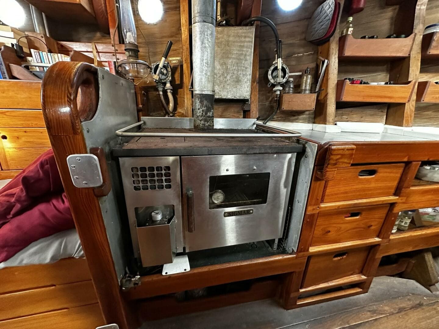 2005 Custom — photo 14